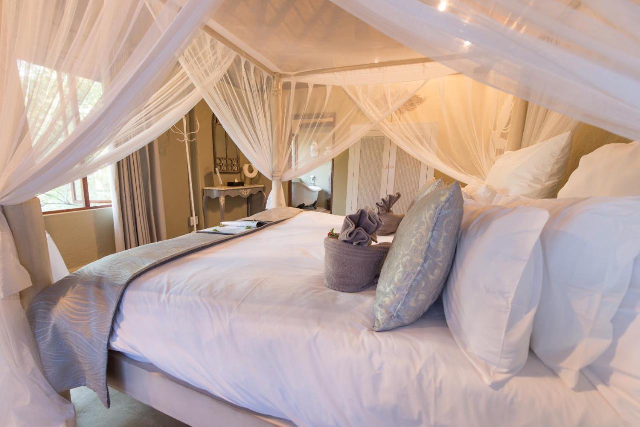 Kambaku Safari Lodge ティムババティ野生保護区 エクステリア 写真