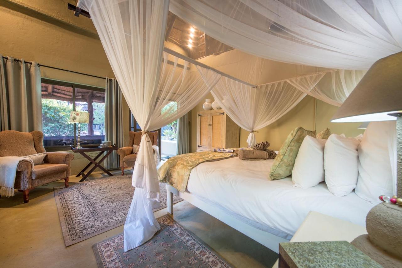 Kambaku Safari Lodge ティムババティ野生保護区 エクステリア 写真