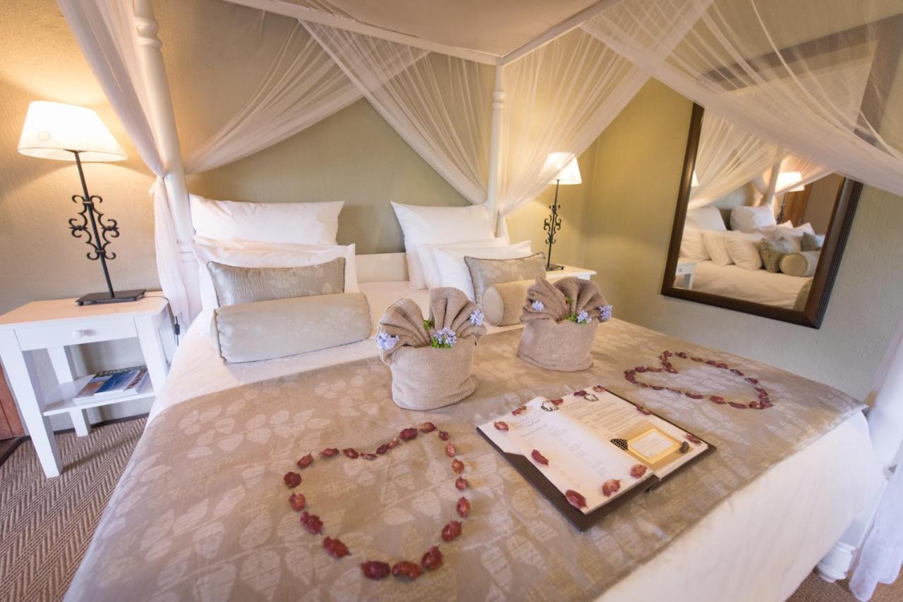 Kambaku Safari Lodge ティムババティ野生保護区 エクステリア 写真